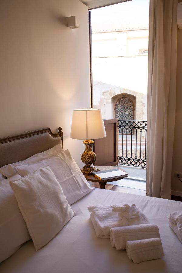 Dimora Sinibaldi Bed & Breakfast Palermo Exterior photo